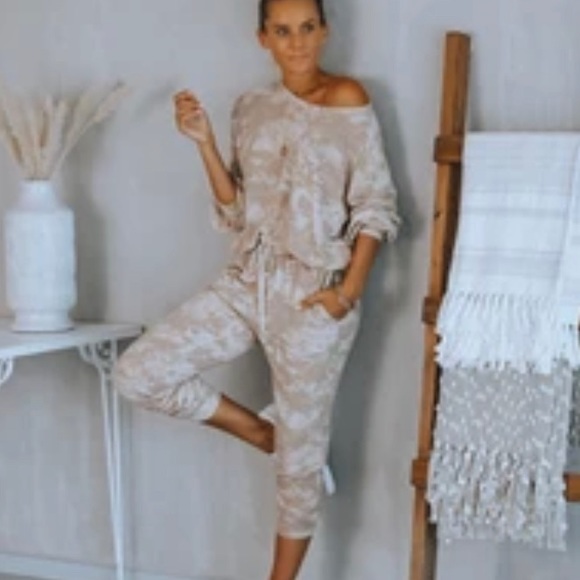 Vici Other - Tie dye Knit Set